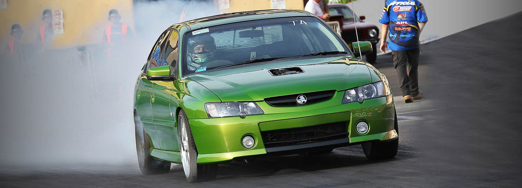 green holden racing car at sydney dragway